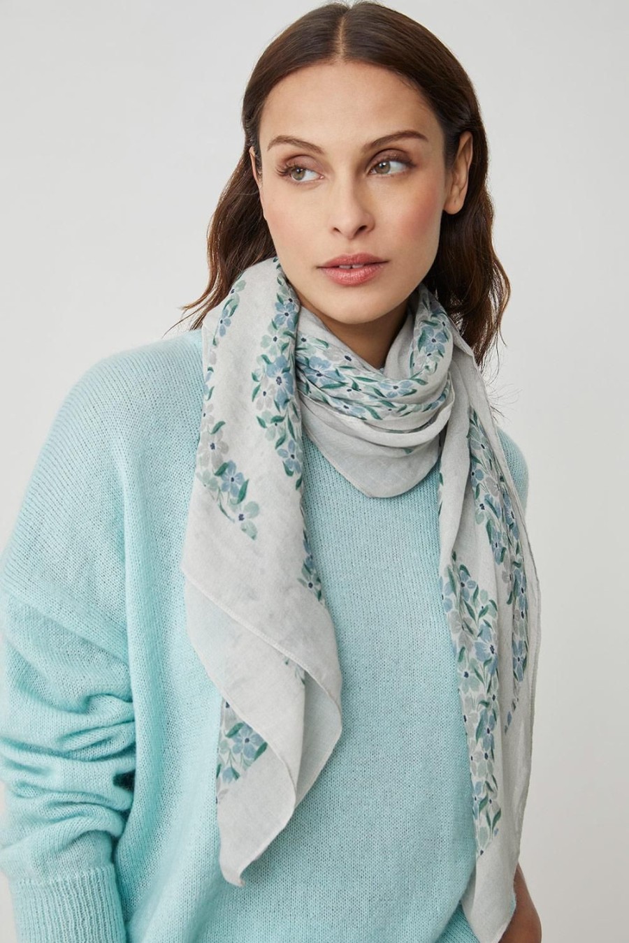 Femme Harris Wilson | Foulard Yacob Bleu Kiraly