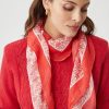 Femme Harris Wilson | Foulard Yllan Rouge Bandana Sauvage